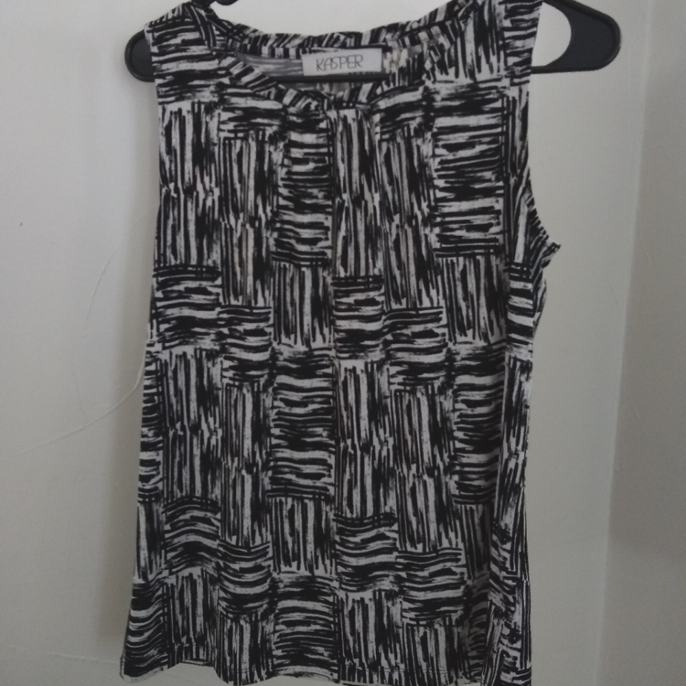Top by Kasper. Excellent condition